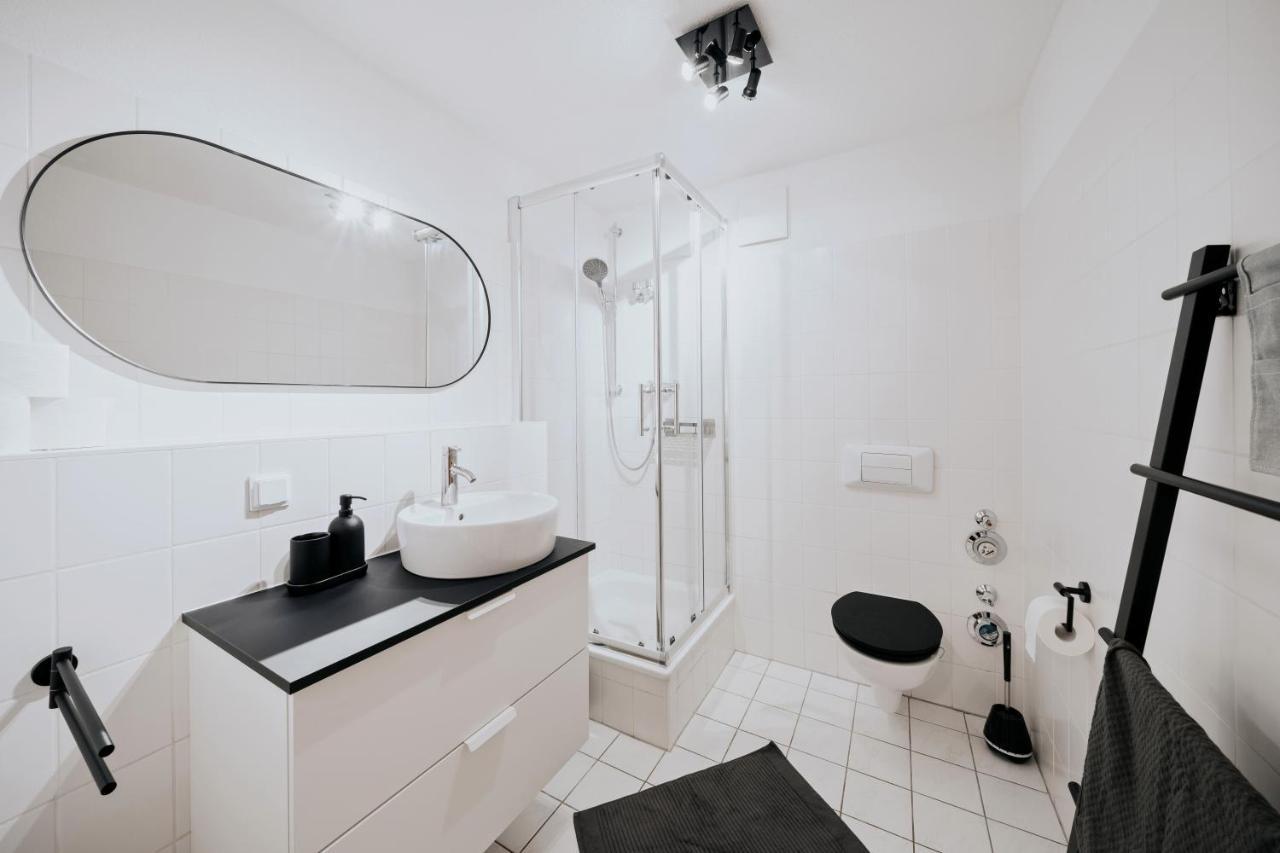 Bliss Place - Serviced - Arbeitsplatz, Zentral, Kueche, Waschmaschine, Smarttv Appartement *